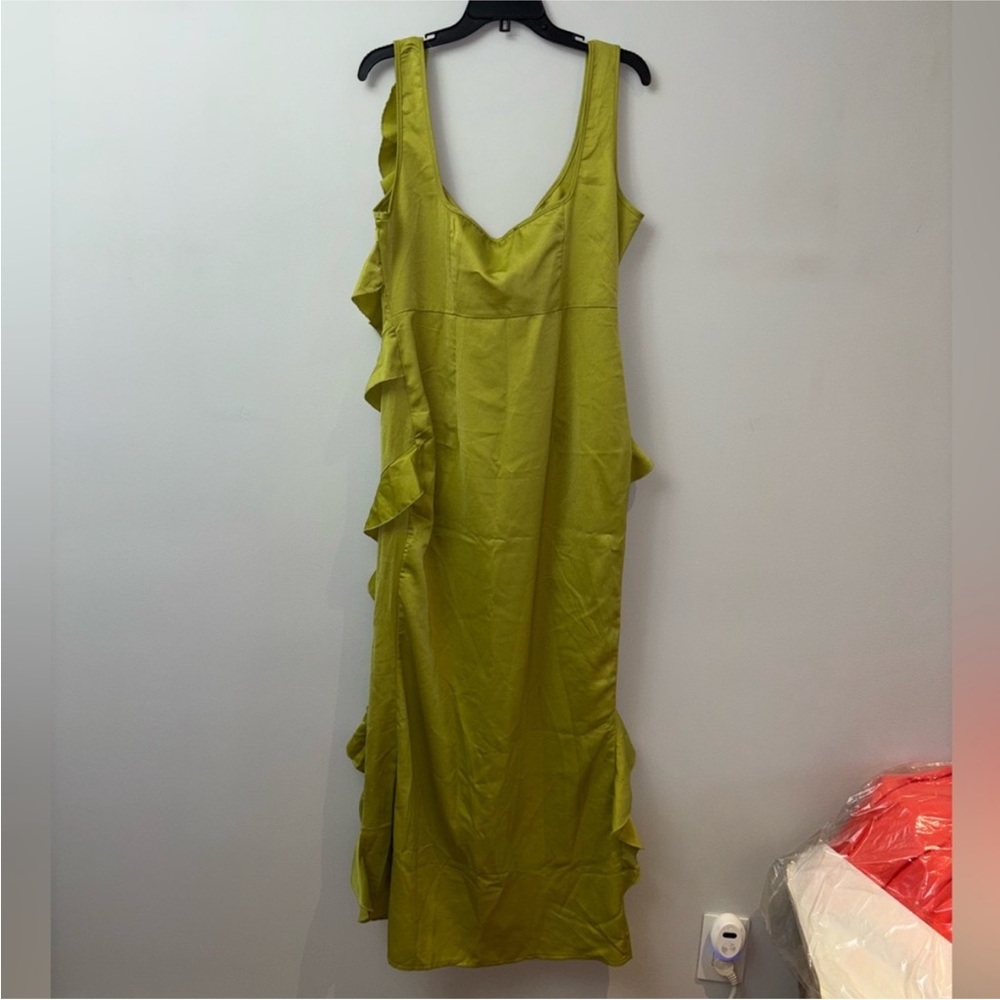 PrettyLittleThing Lime Green Ruffle Midi Dress - Picture 11 of 12